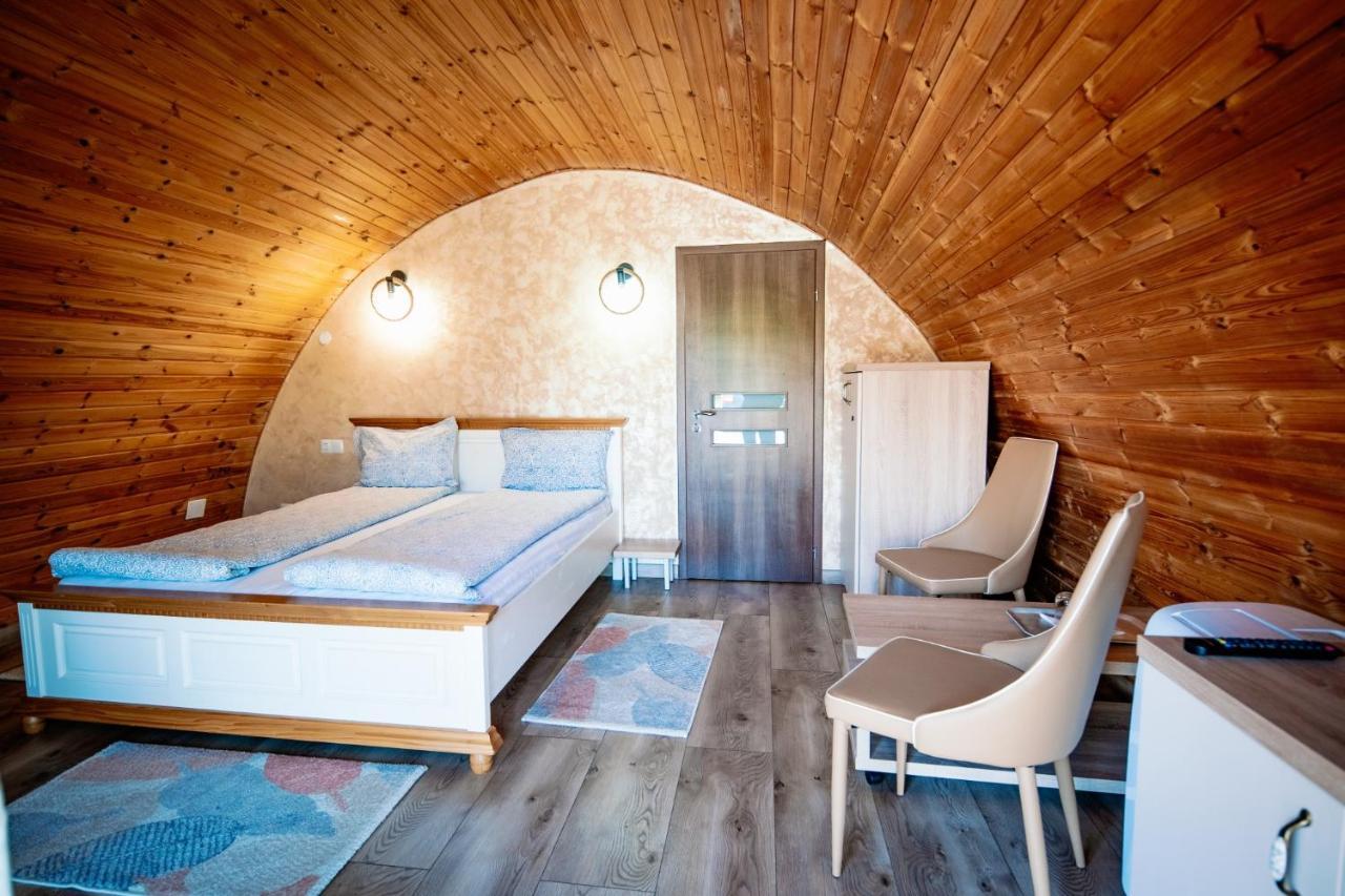 Montana Garden Hotel Răşinari Buitenkant foto