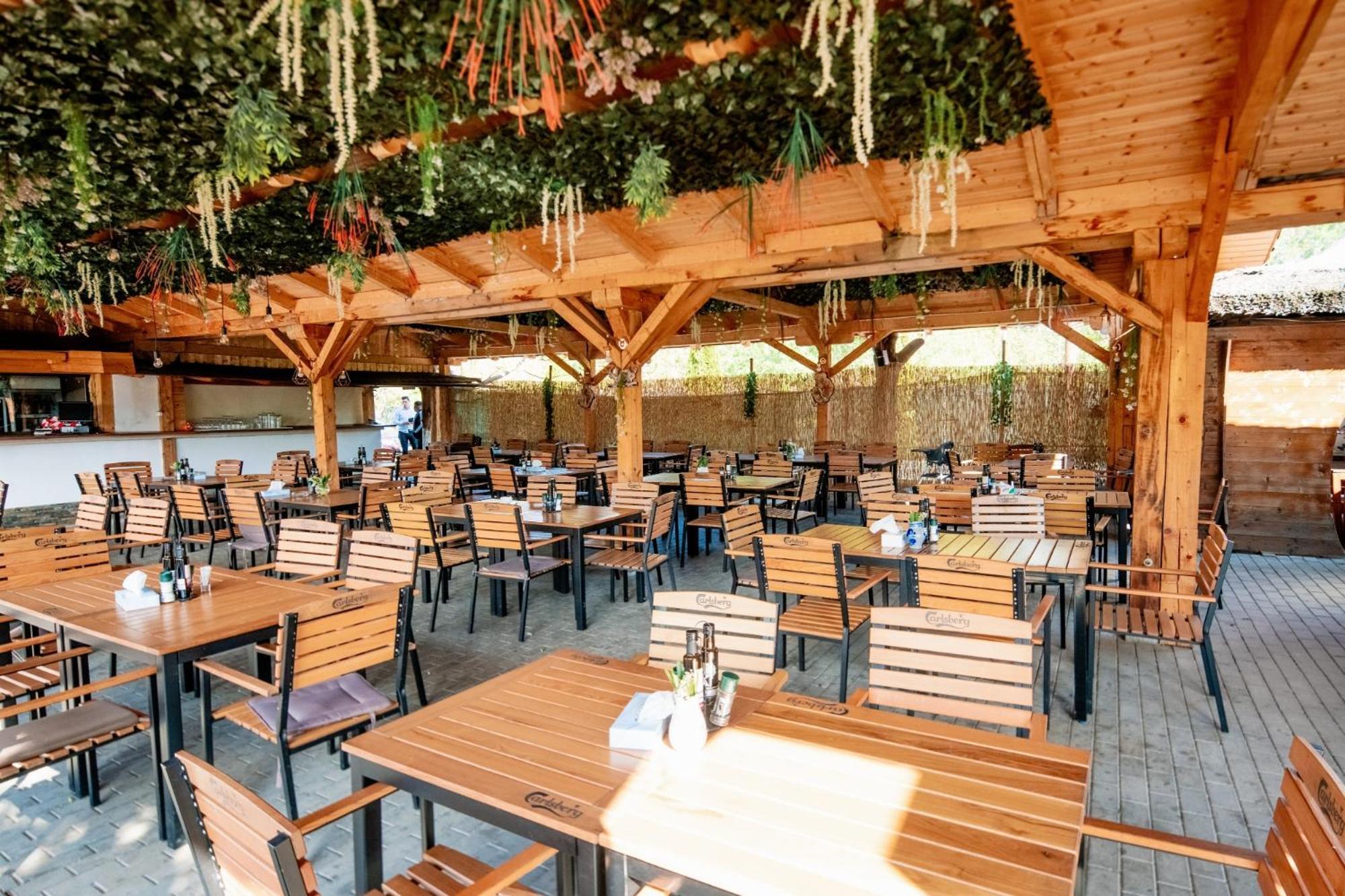 Montana Garden Hotel Răşinari Buitenkant foto